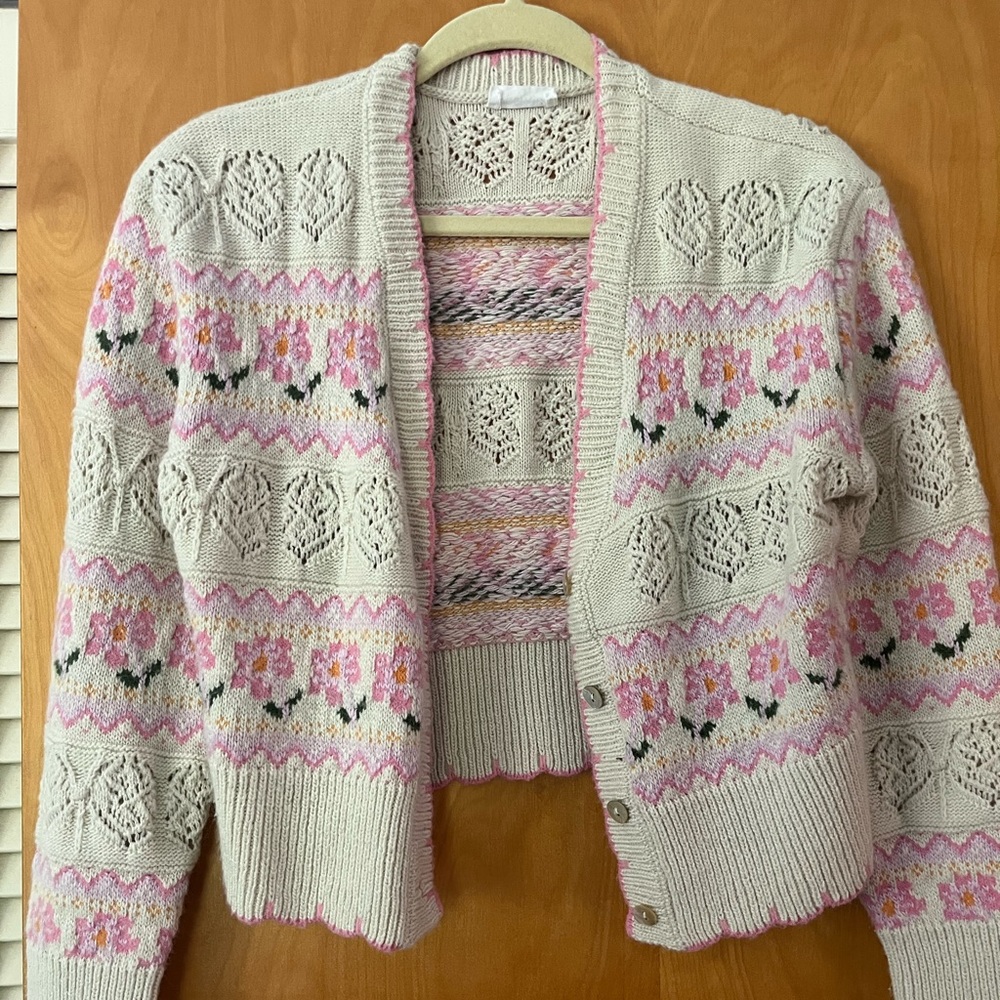 Vestique Cream and Pink Floral Knitted Sweater